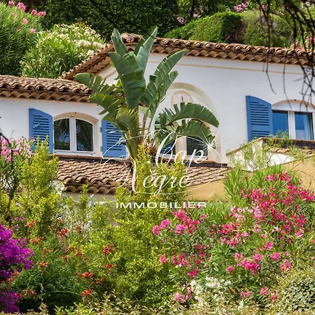 Somptueuse Classee 4 Etoiles Avec Piscine Et Jardin Vue A Cavaliere